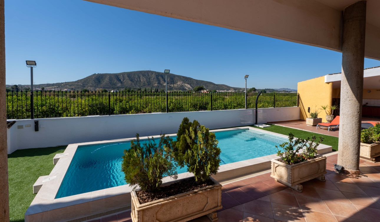 Resale - Finca / Country Property - Orihuela