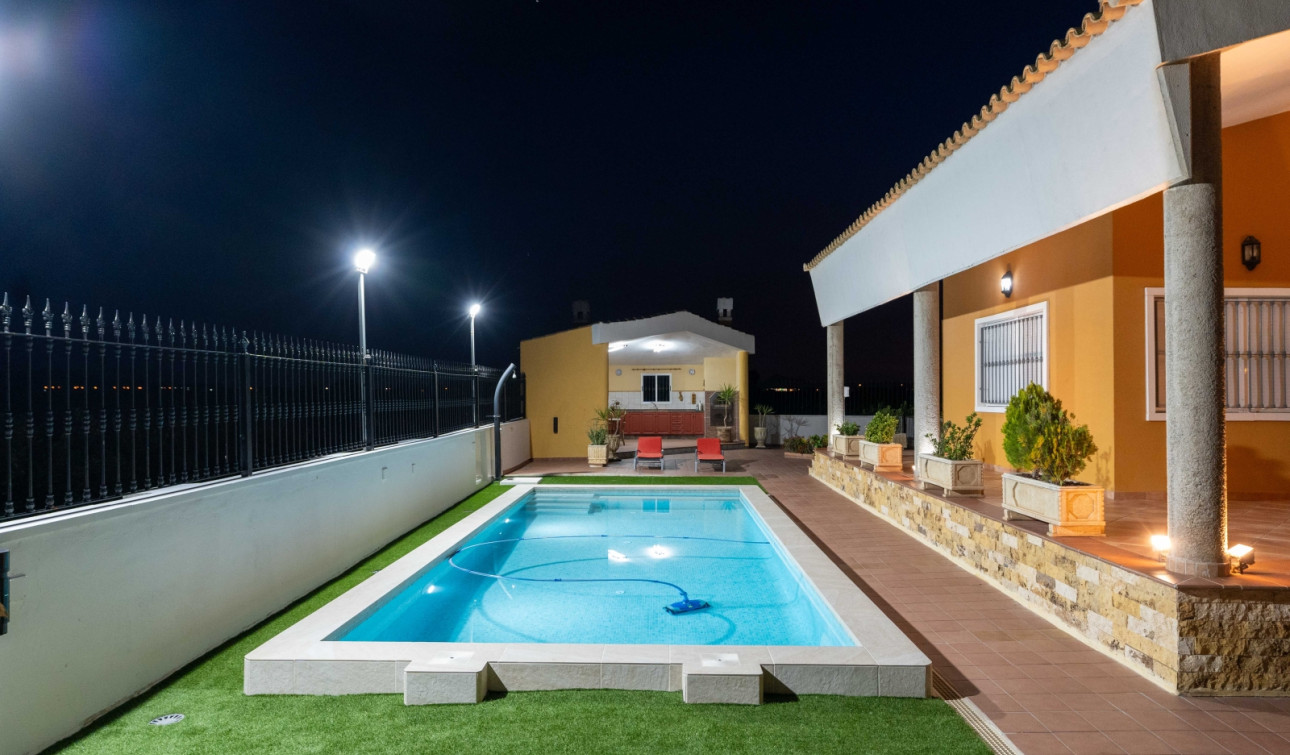 Resale - Finca / Country Property - Orihuela