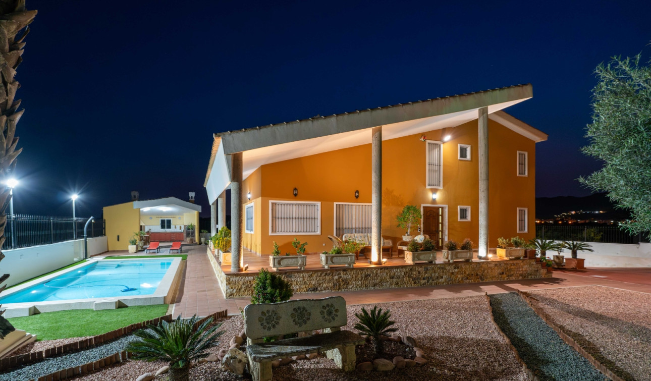 Resale - Finca / Country Property - Orihuela