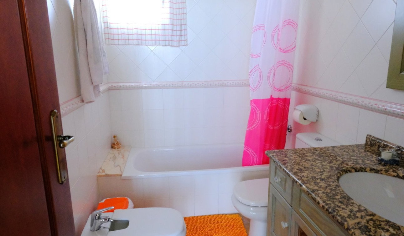 Resale - Finca / Country Property - Orihuela