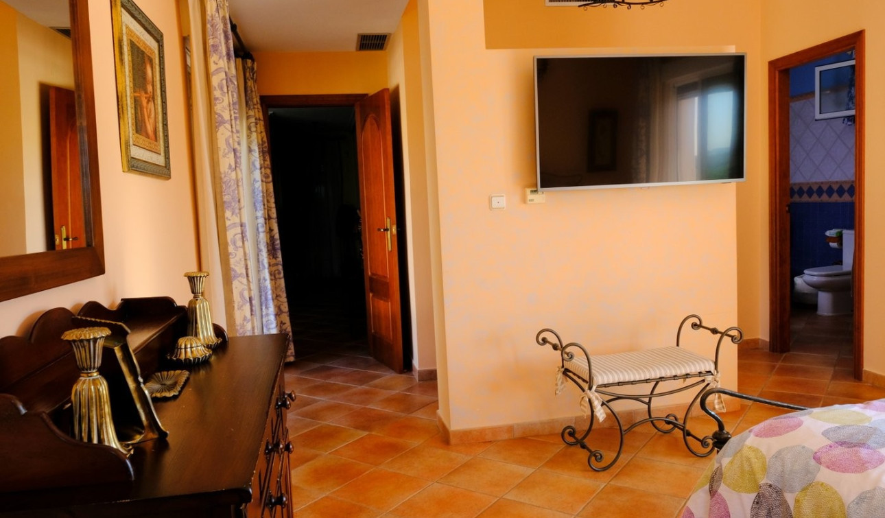 Resale - Finca / Country Property - Orihuela