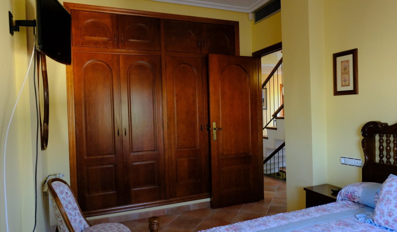 Resale - Finca / Country Property - Orihuela