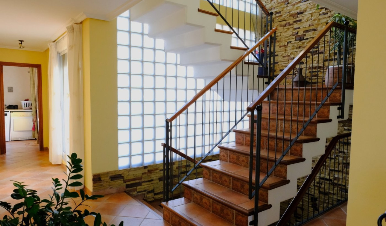 Resale - Finca / Country Property - Orihuela