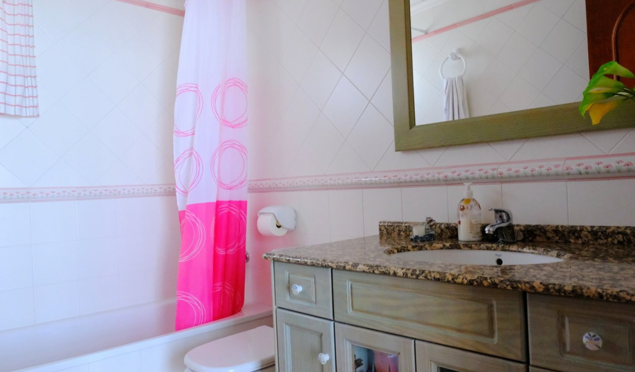 Resale - Finca / Country Property - Orihuela