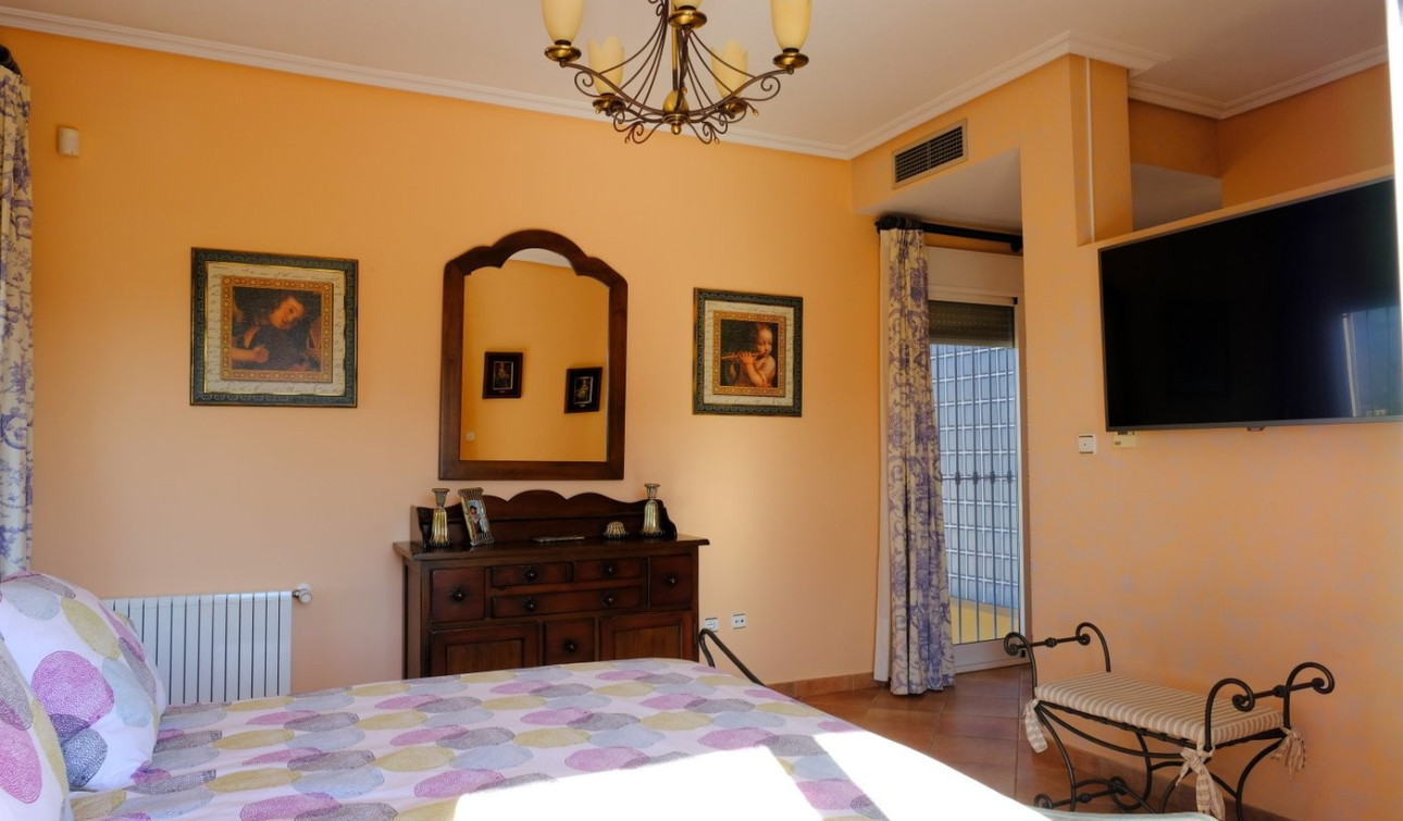Resale - Finca / Country Property - Orihuela