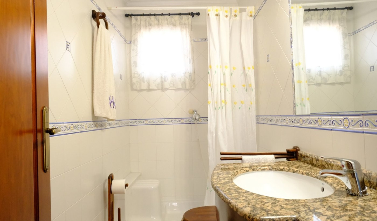 Resale - Finca / Country Property - Orihuela