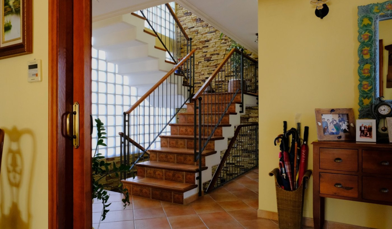 Resale - Finca / Country Property - Orihuela