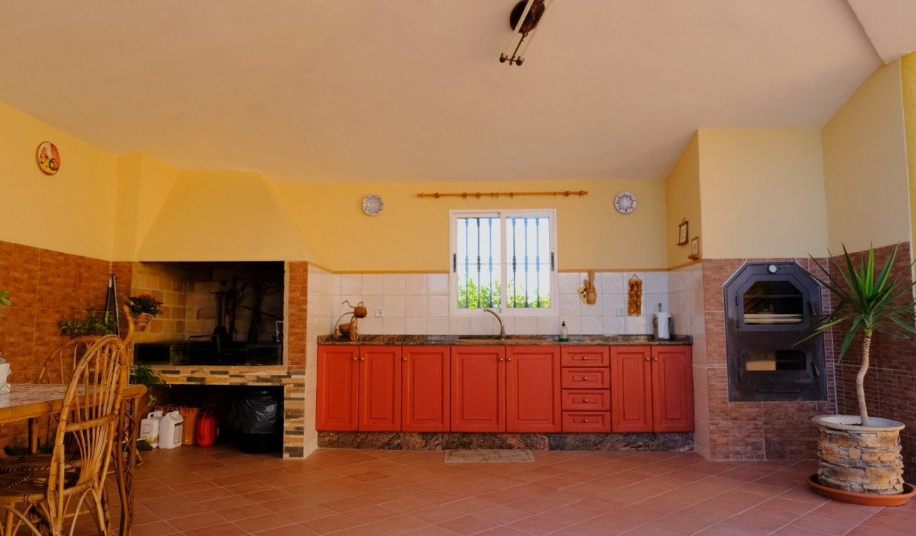 Resale - Finca / Country Property - Orihuela