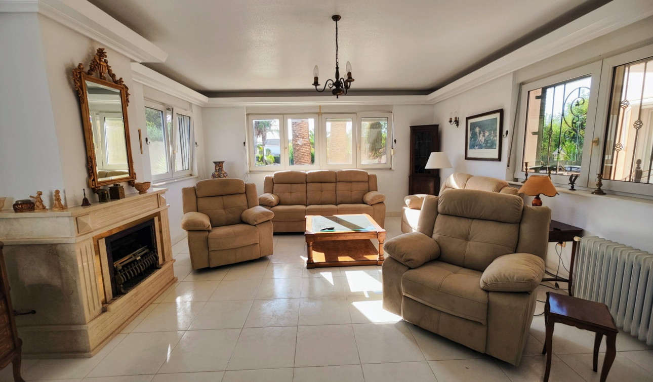 Resale - Finca / Country Property - San Miguel de Salinas