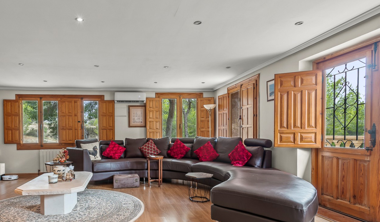 Resale - Finca / Country Property - Torremendo