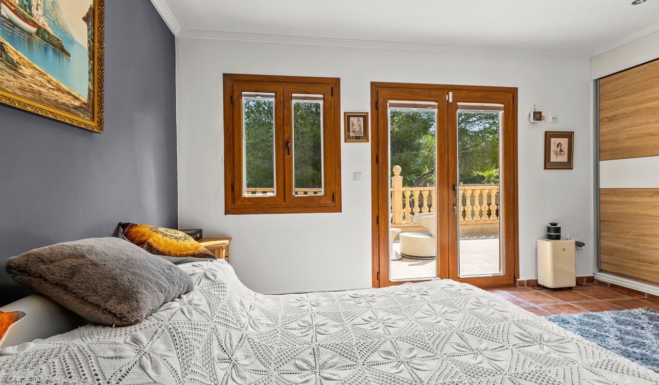 Resale - Finca / Country Property - Torremendo