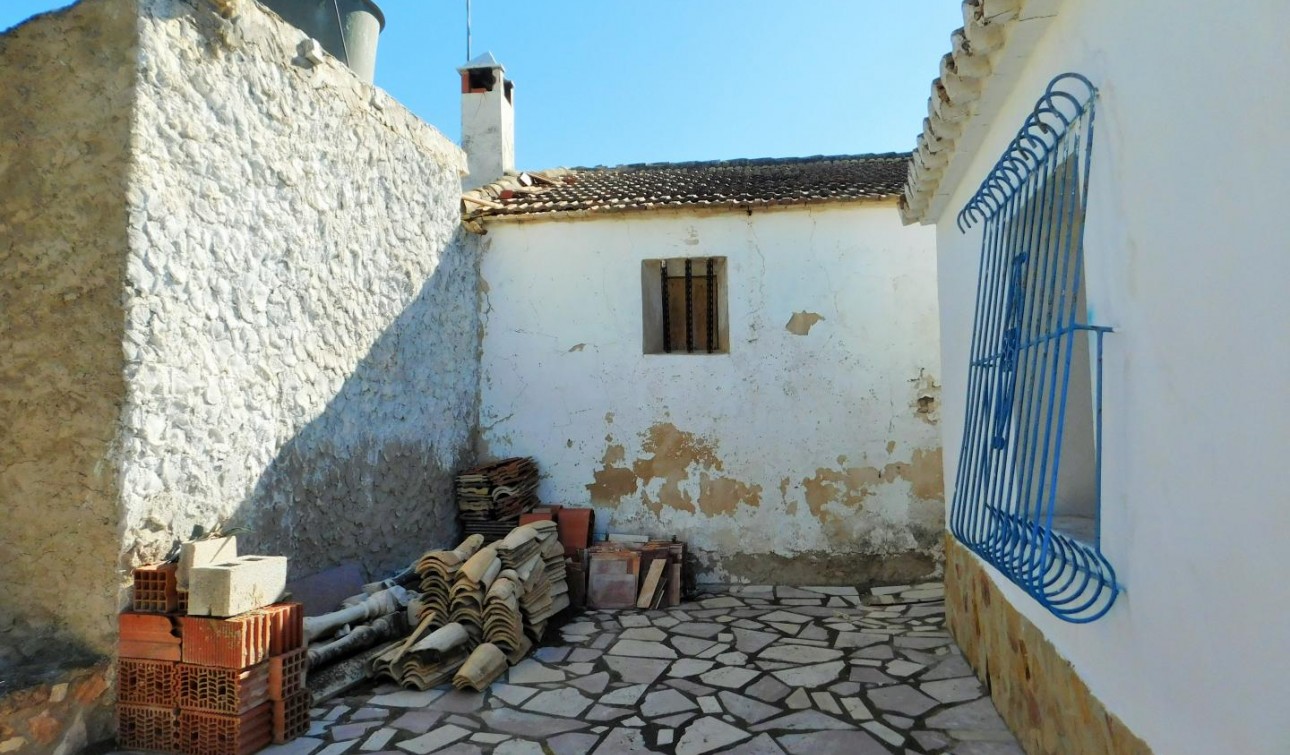 Resale - Finca / Country Property - Torremendo