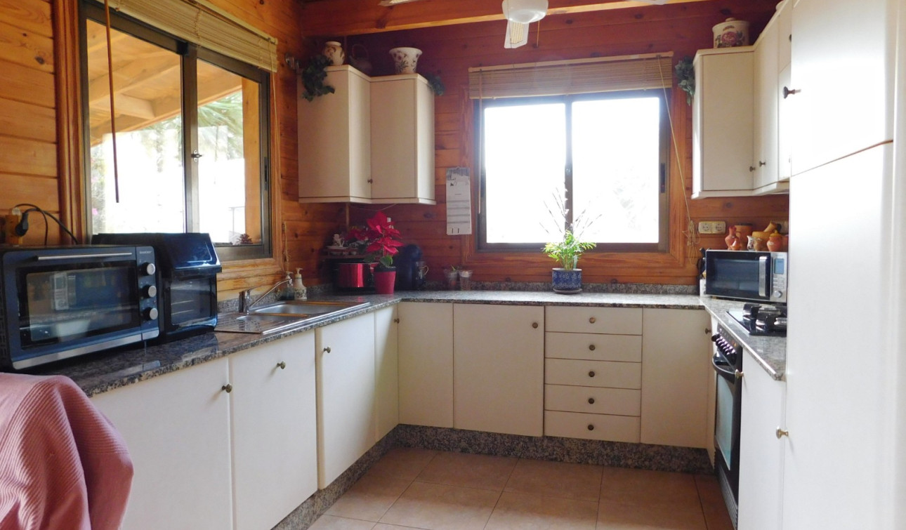 Resale - Finca / Country Property - Torremendo