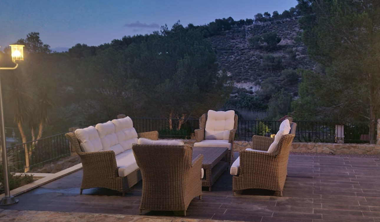 Resale - Finca / Country Property - Torremendo
