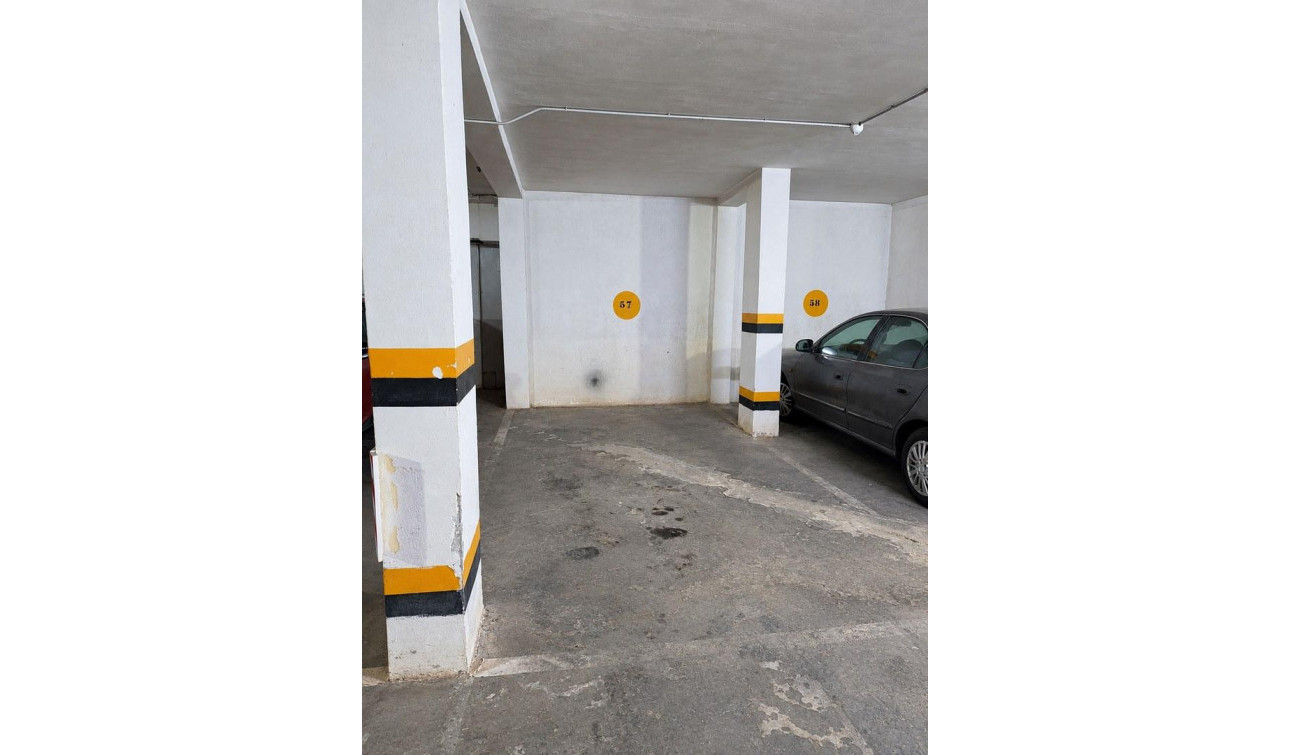 Resale - Garaje - Torrevieja - La Mata