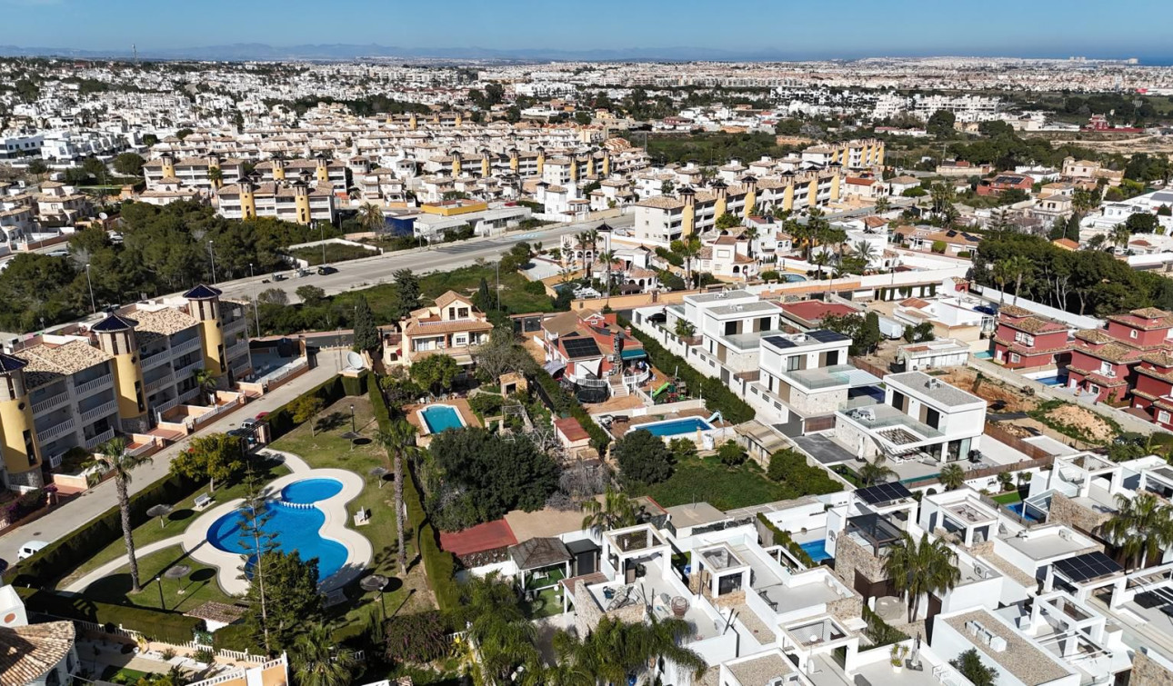 Resale - Plot / Land - Cabo Roig - Lomas de Cabo Roig