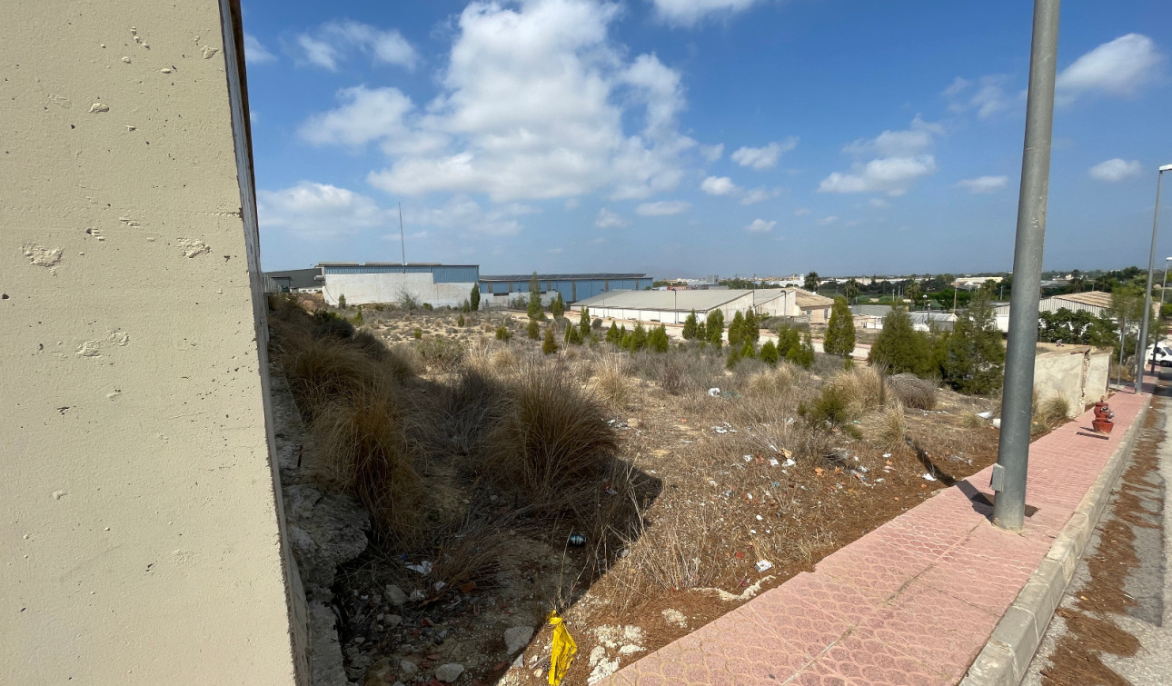 Resale - Plot / Land - Rojales