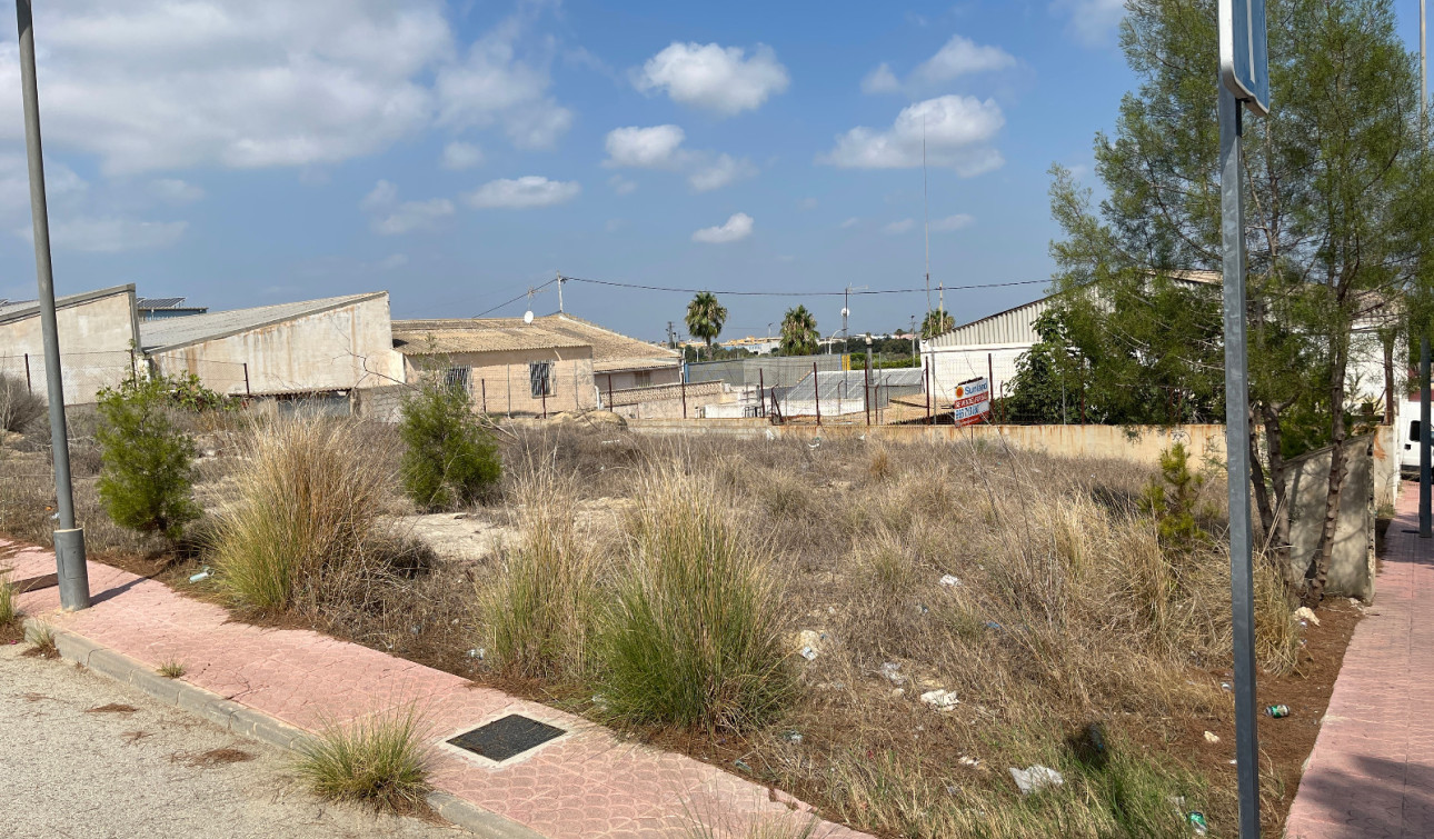 Resale - Plot / Land - Rojales