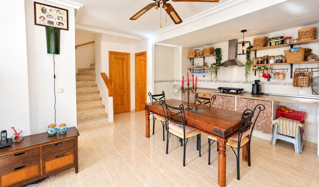 Resale - Semi - Detached Villa - Alicante - La Florida