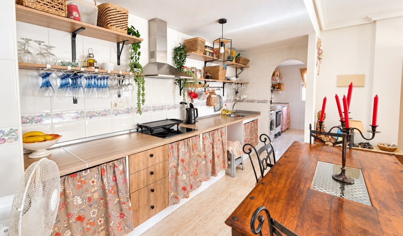 Resale - Semi - Detached Villa - Alicante - La Florida
