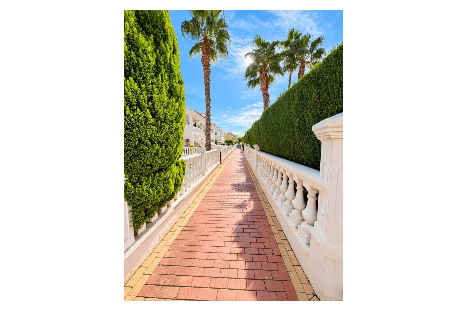 Resale - Semi - Detached Villa - Alicante - La Florida
