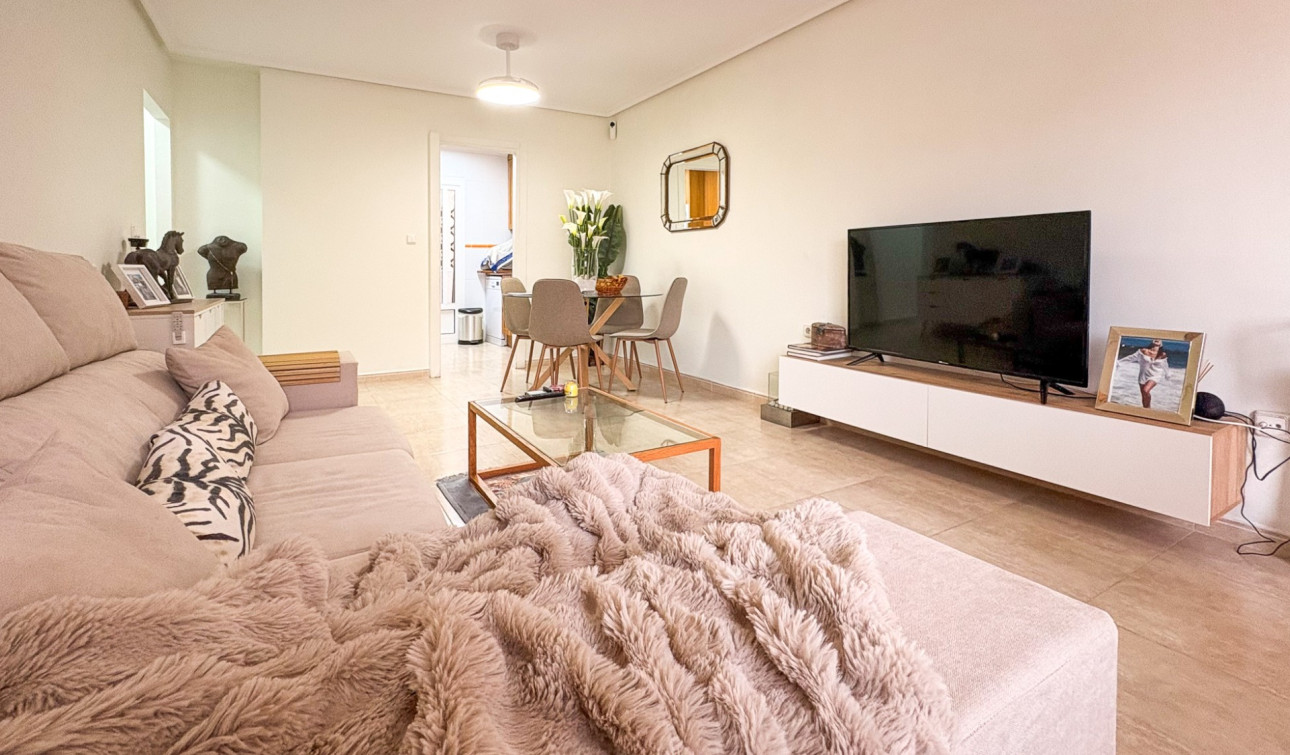 Resale - Semi - Detached Villa - Arenales del Sol - Arenales Del Sol