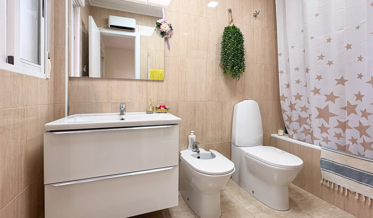 Resale - Semi - Detached Villa - Arenales del Sol - Arenales Del Sol