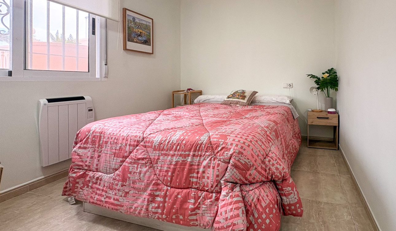 Resale - Semi - Detached Villa - Arenales del Sol - Arenales Del Sol