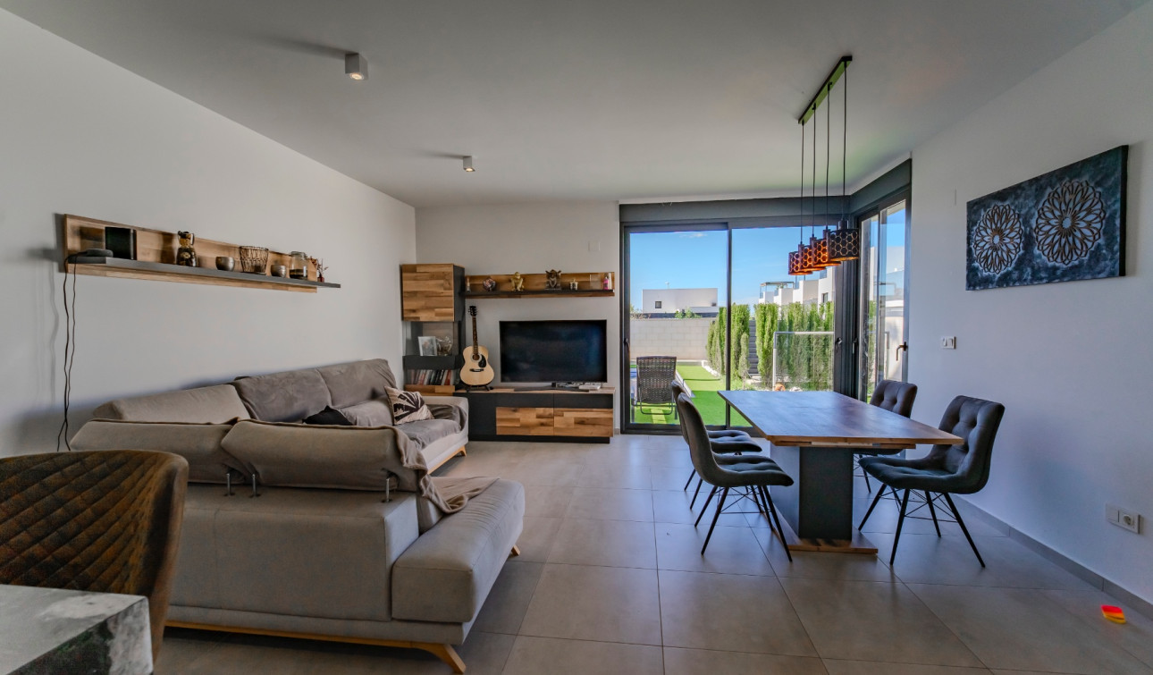 Resale - Semi - Detached Villa - Benijofar