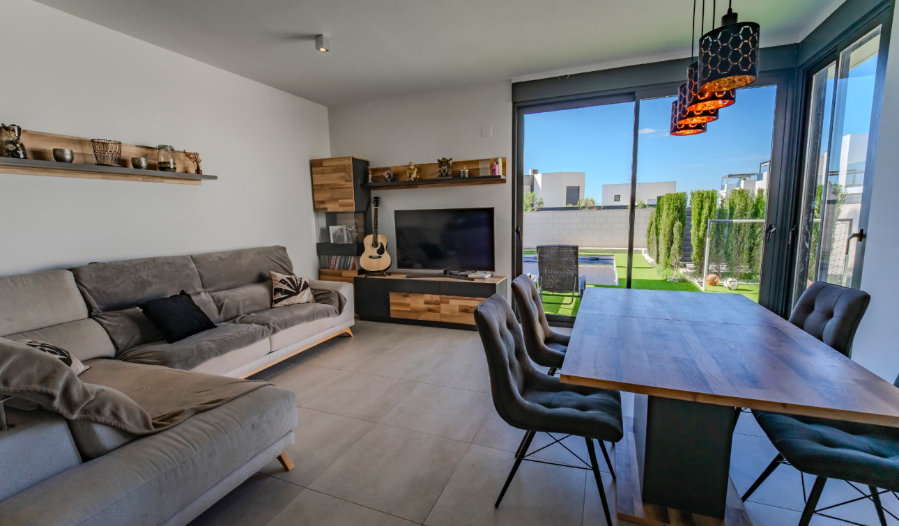 Resale - Semi - Detached Villa - Benijofar