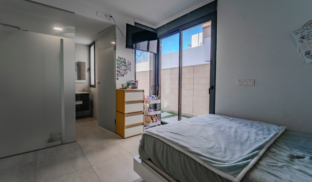 Resale - Semi - Detached Villa - Benijofar