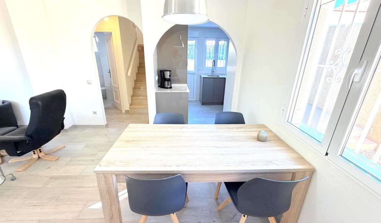 Resale - Semi - Detached Villa - Ciudad Quesada - La Marquesa Golf