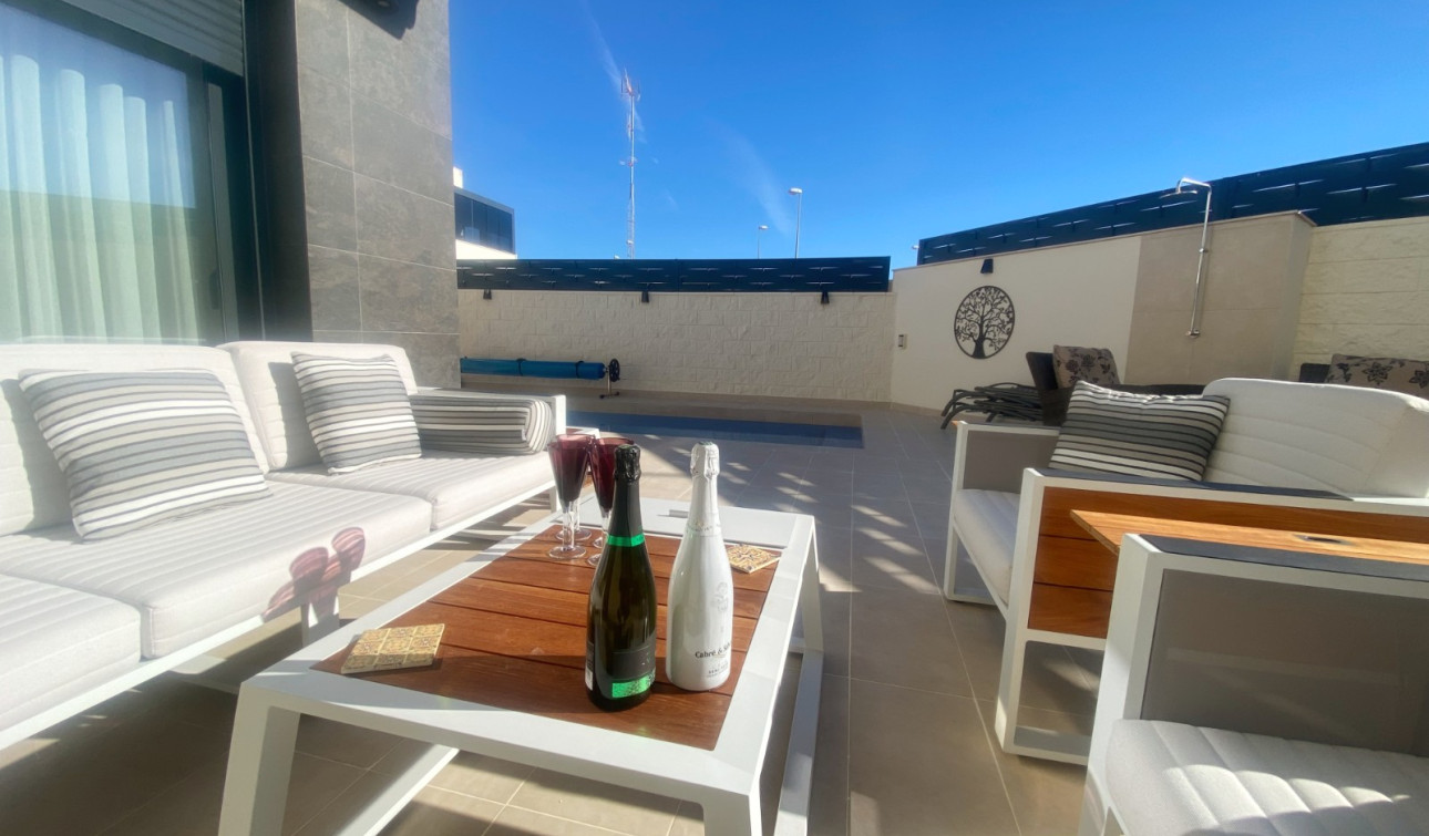 Resale - Semi - Detached Villa - Ciudad Quesada - Pueblo Bravo