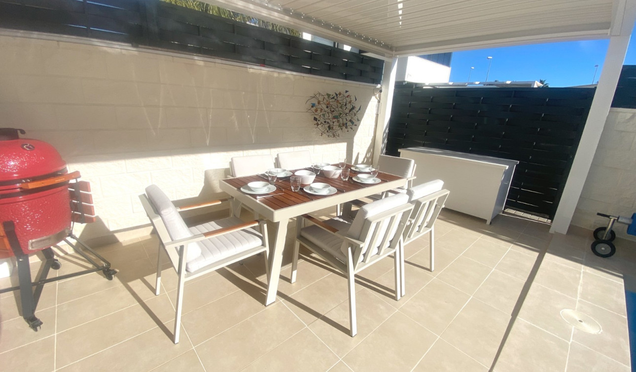 Resale - Semi - Detached Villa - Ciudad Quesada - Pueblo Bravo