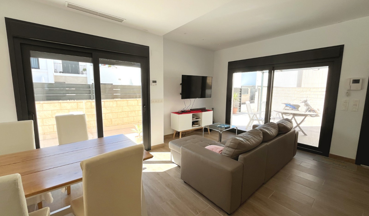 Resale - Semi - Detached Villa - Ciudad Quesada - Pueblo Bravo