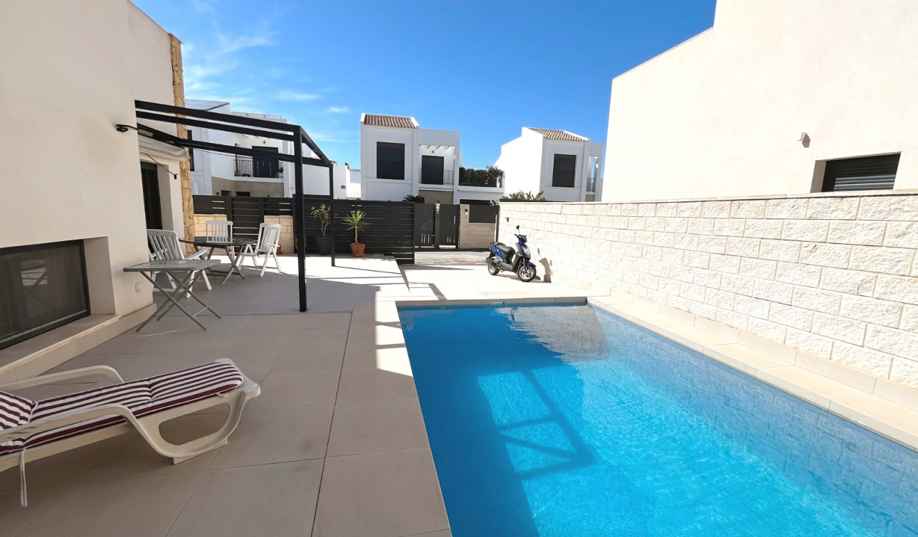 Resale - Semi - Detached Villa - Ciudad Quesada - Pueblo Bravo
