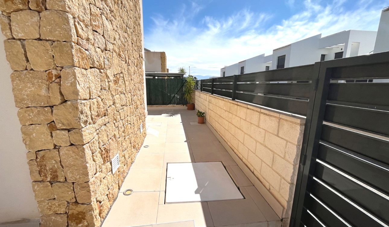 Resale - Semi - Detached Villa - Ciudad Quesada - Pueblo Bravo