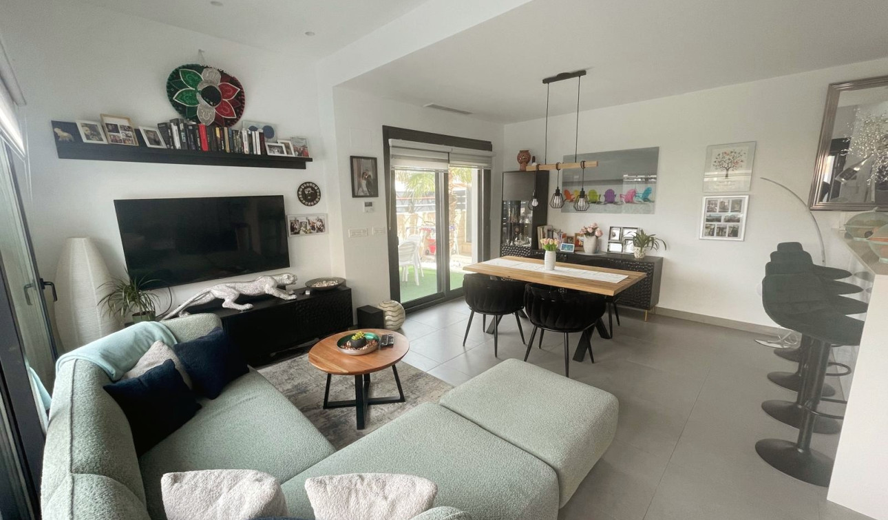 Resale - Semi - Detached Villa - Ciudad Quesada - Pueblo Bravo