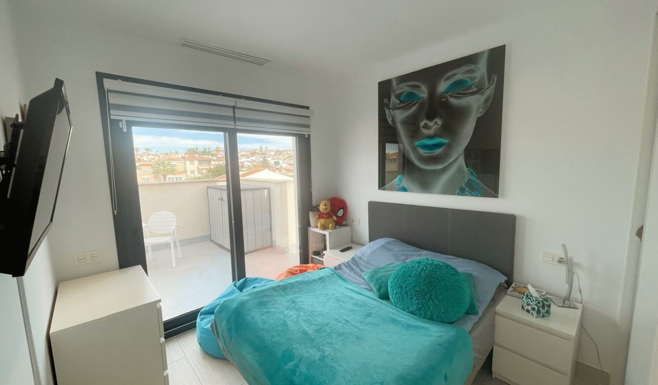 Resale - Semi - Detached Villa - Ciudad Quesada - Pueblo Bravo