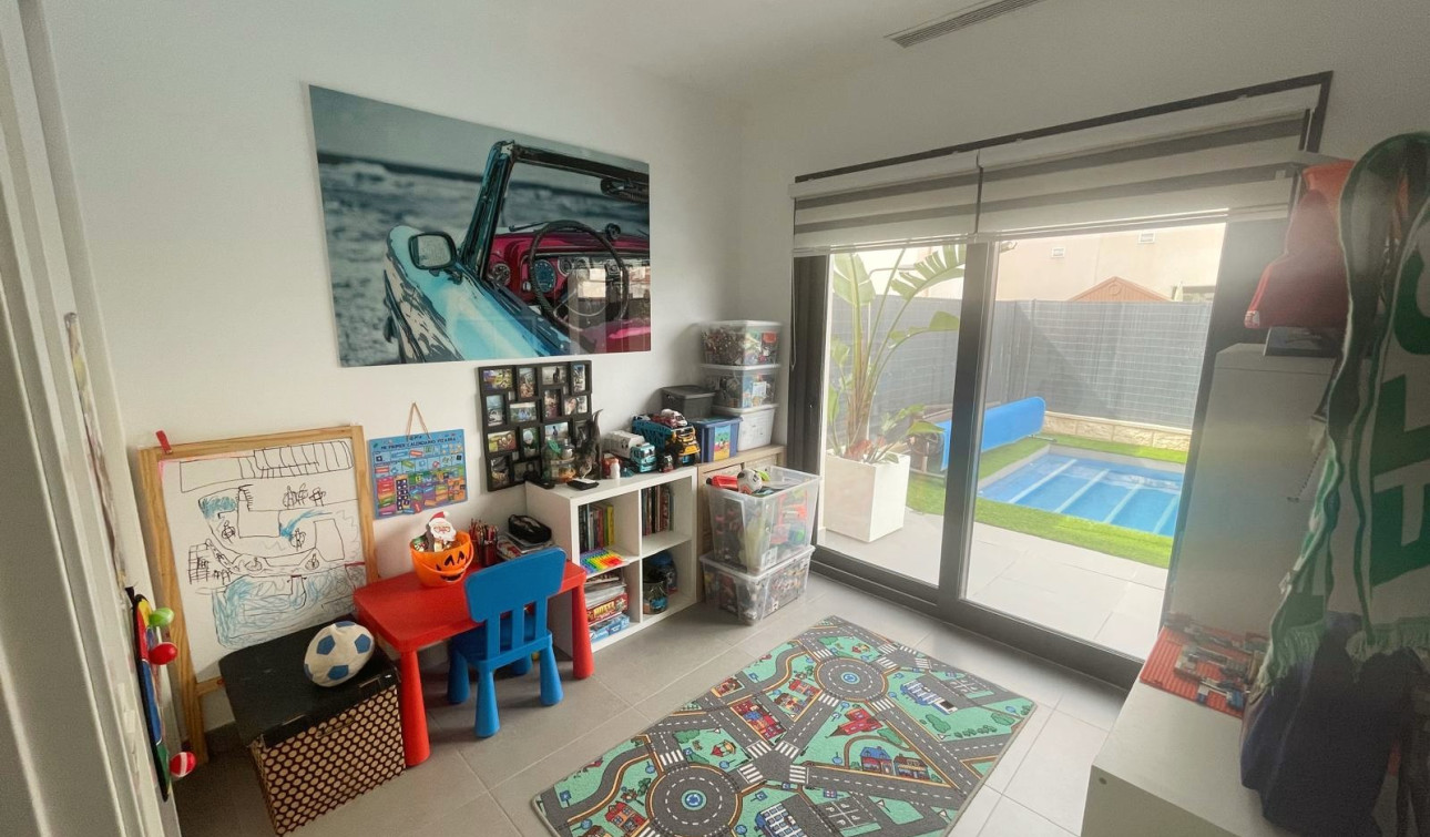 Resale - Semi - Detached Villa - Ciudad Quesada - Pueblo Bravo