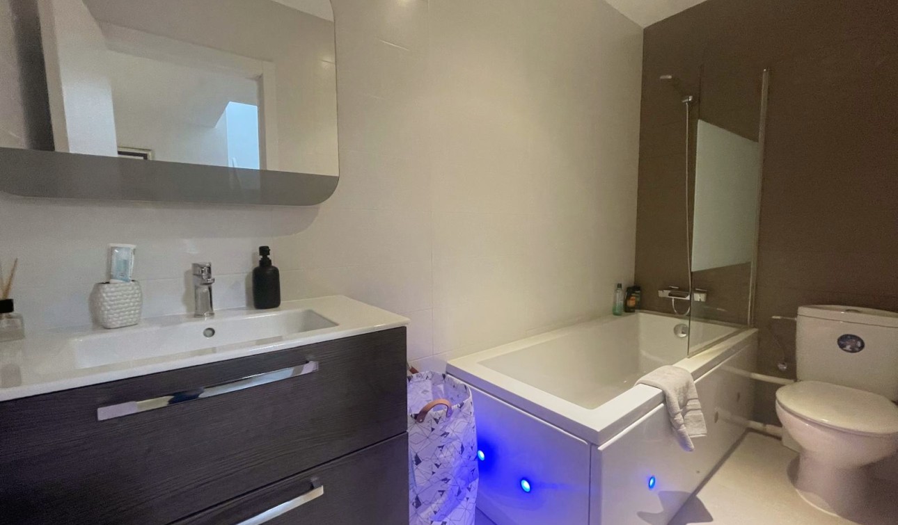 Resale - Semi - Detached Villa - Ciudad Quesada - Pueblo Bravo