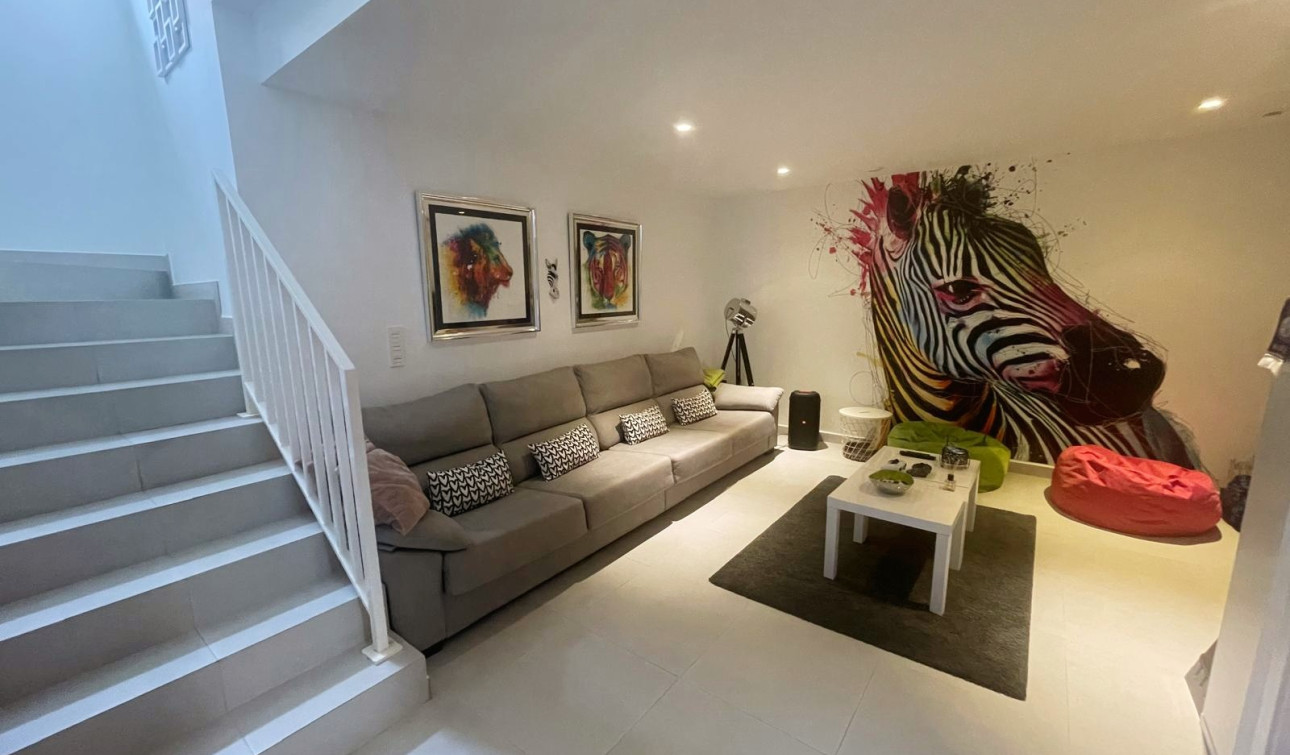Resale - Semi - Detached Villa - Ciudad Quesada - Pueblo Bravo