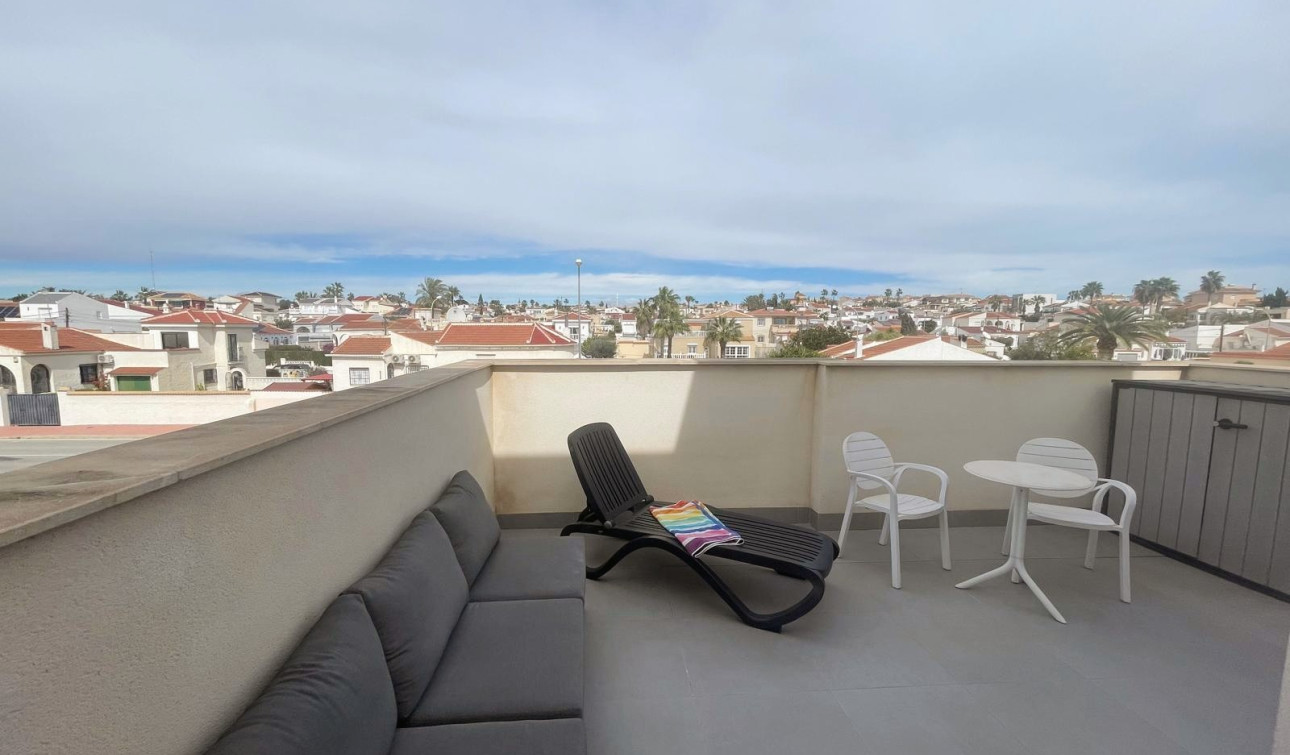 Resale - Semi - Detached Villa - Ciudad Quesada - Pueblo Bravo