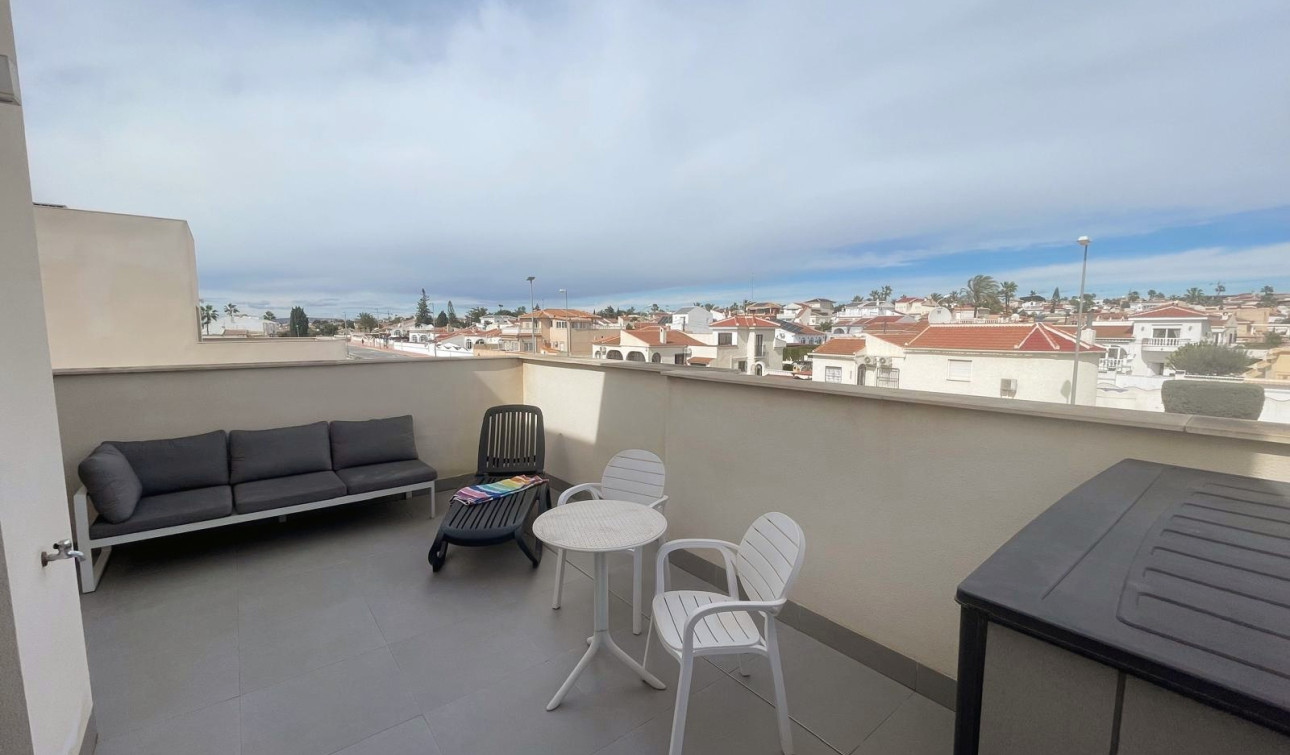 Resale - Semi - Detached Villa - Ciudad Quesada - Pueblo Bravo
