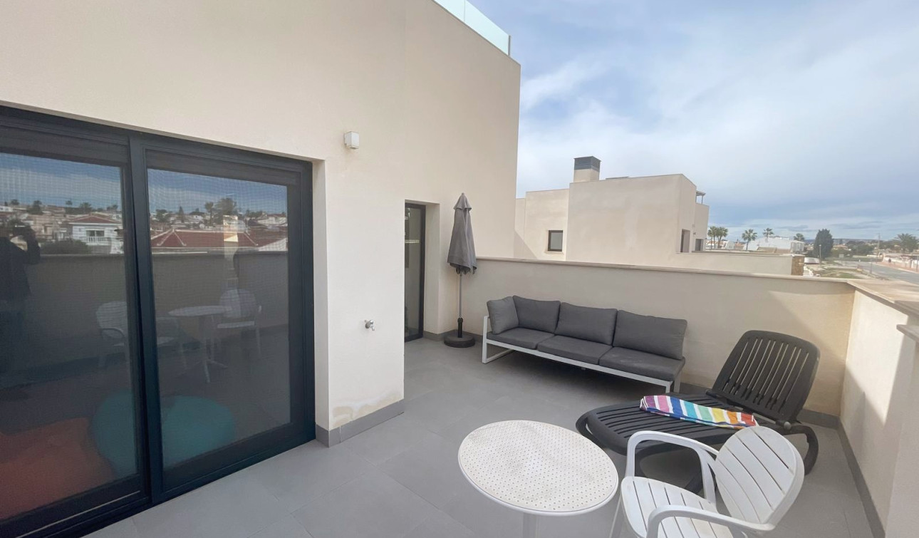 Resale - Semi - Detached Villa - Ciudad Quesada - Pueblo Bravo