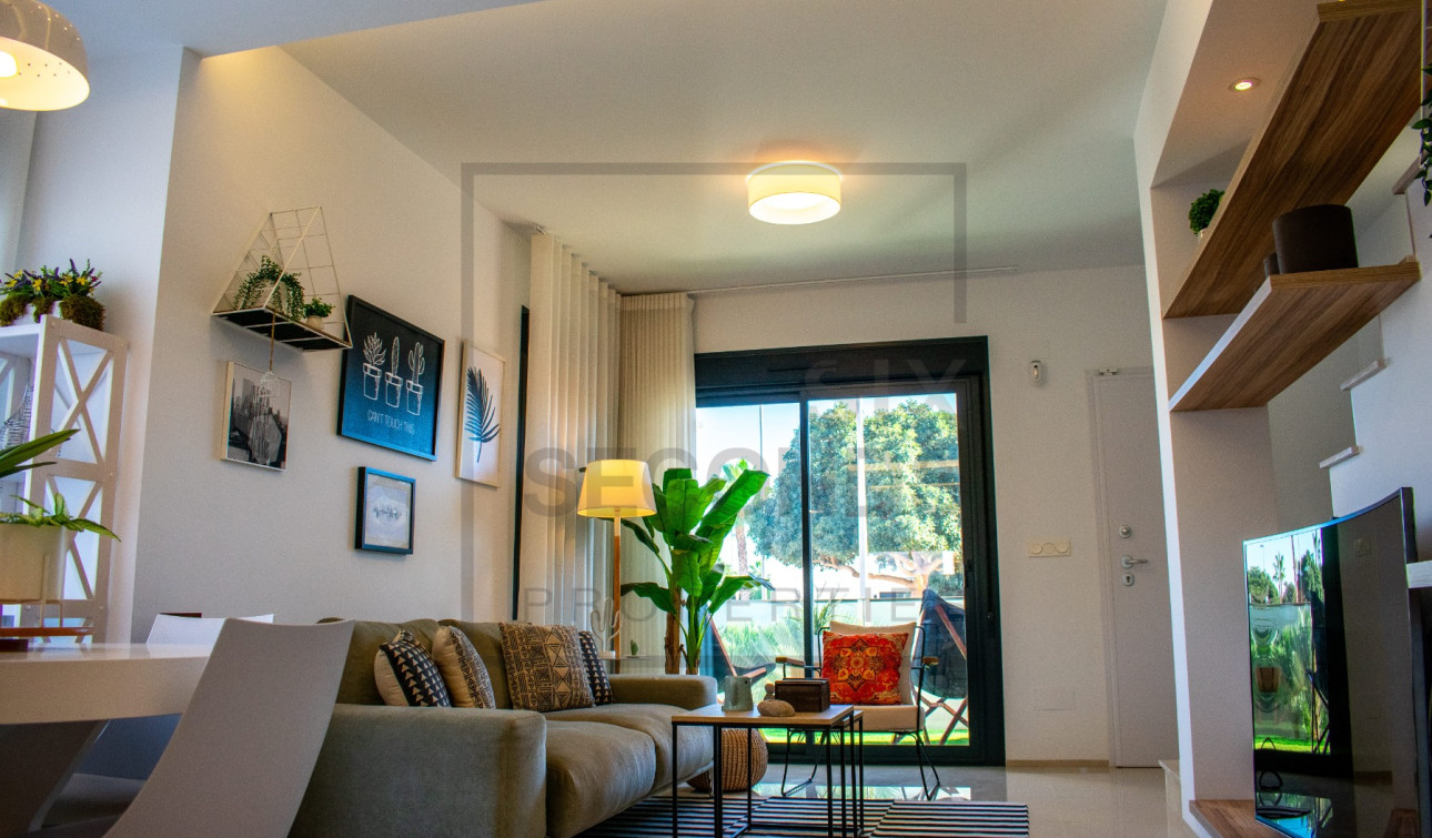 Resale - Semi - Detached Villa - Ciudad Quesada