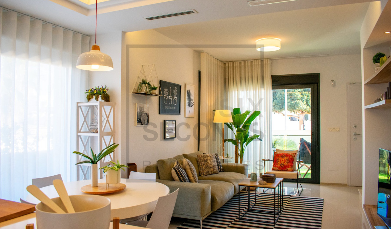 Resale - Semi - Detached Villa - Ciudad Quesada