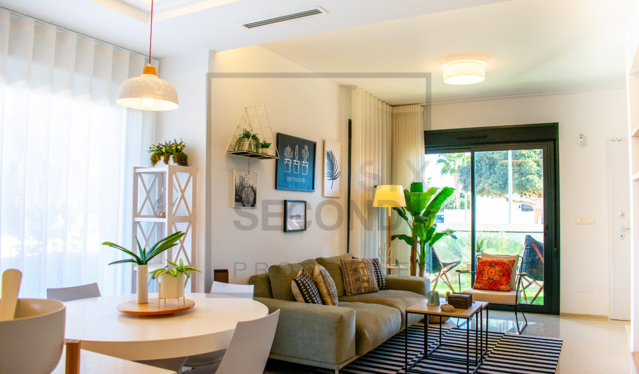 Resale - Semi - Detached Villa - Ciudad Quesada