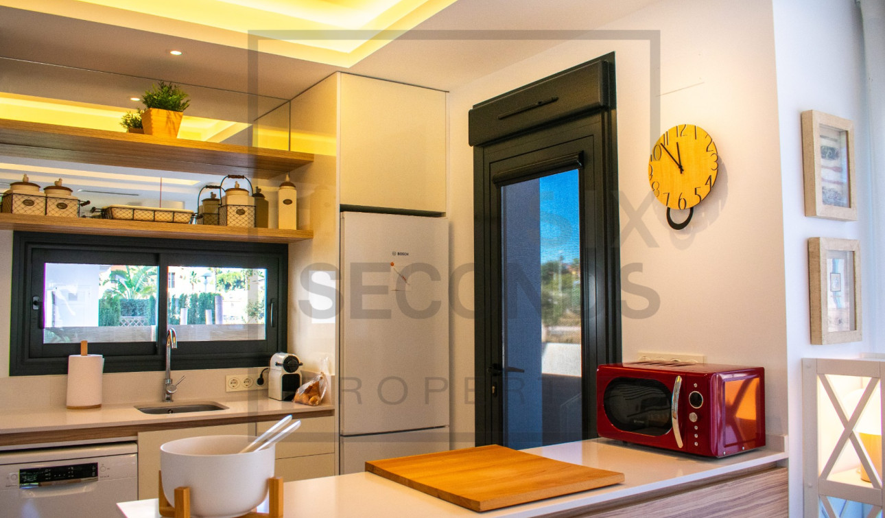 Resale - Semi - Detached Villa - Ciudad Quesada