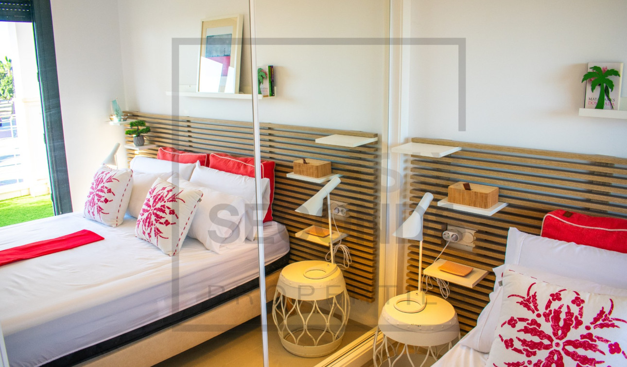 Resale - Semi - Detached Villa - Ciudad Quesada